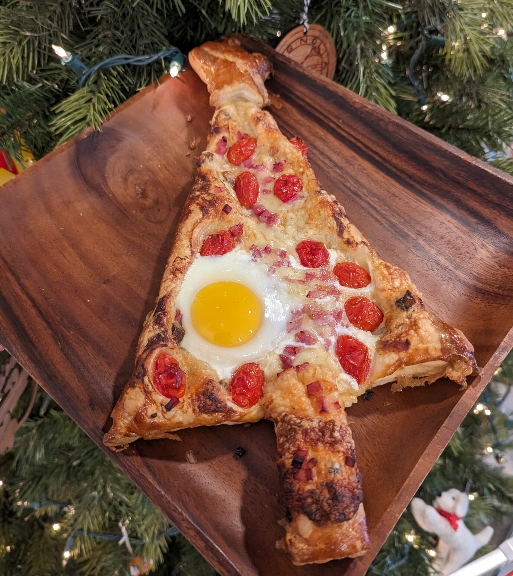 Finished Breakfast Ideas - Christmas Tree Ham Gruyere Breakfast Pizza